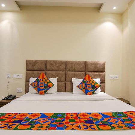 Fabhotel Prism Grand Zirakpur Kültér fotó