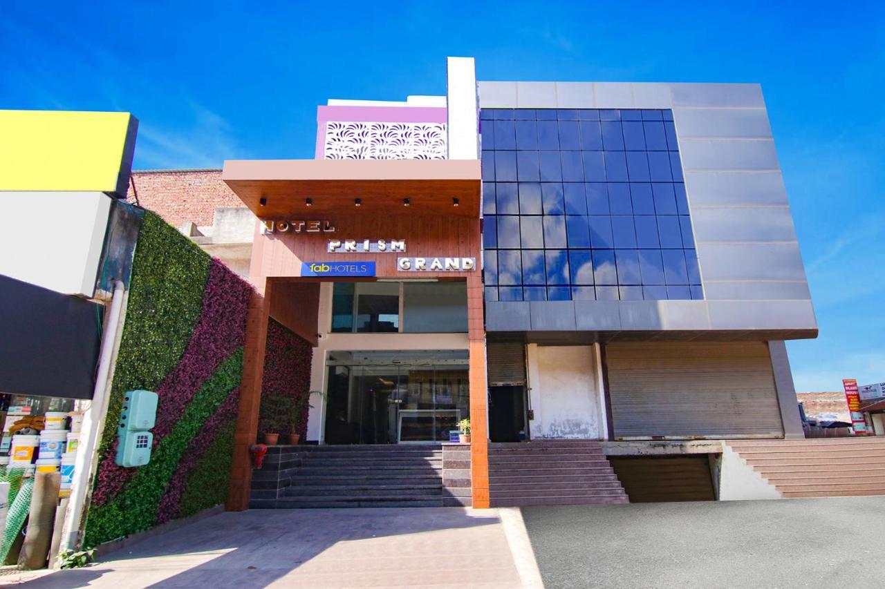 Fabhotel Prism Grand Zirakpur Kültér fotó