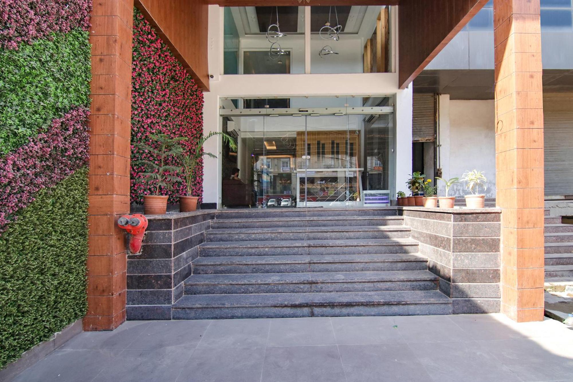 Fabhotel Prism Grand Zirakpur Kültér fotó