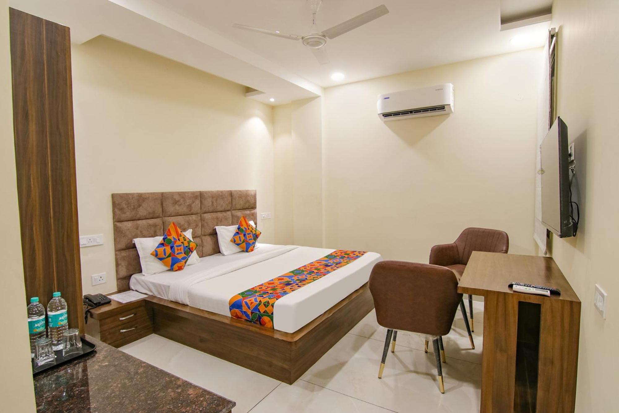 Fabhotel Prism Grand Zirakpur Kültér fotó