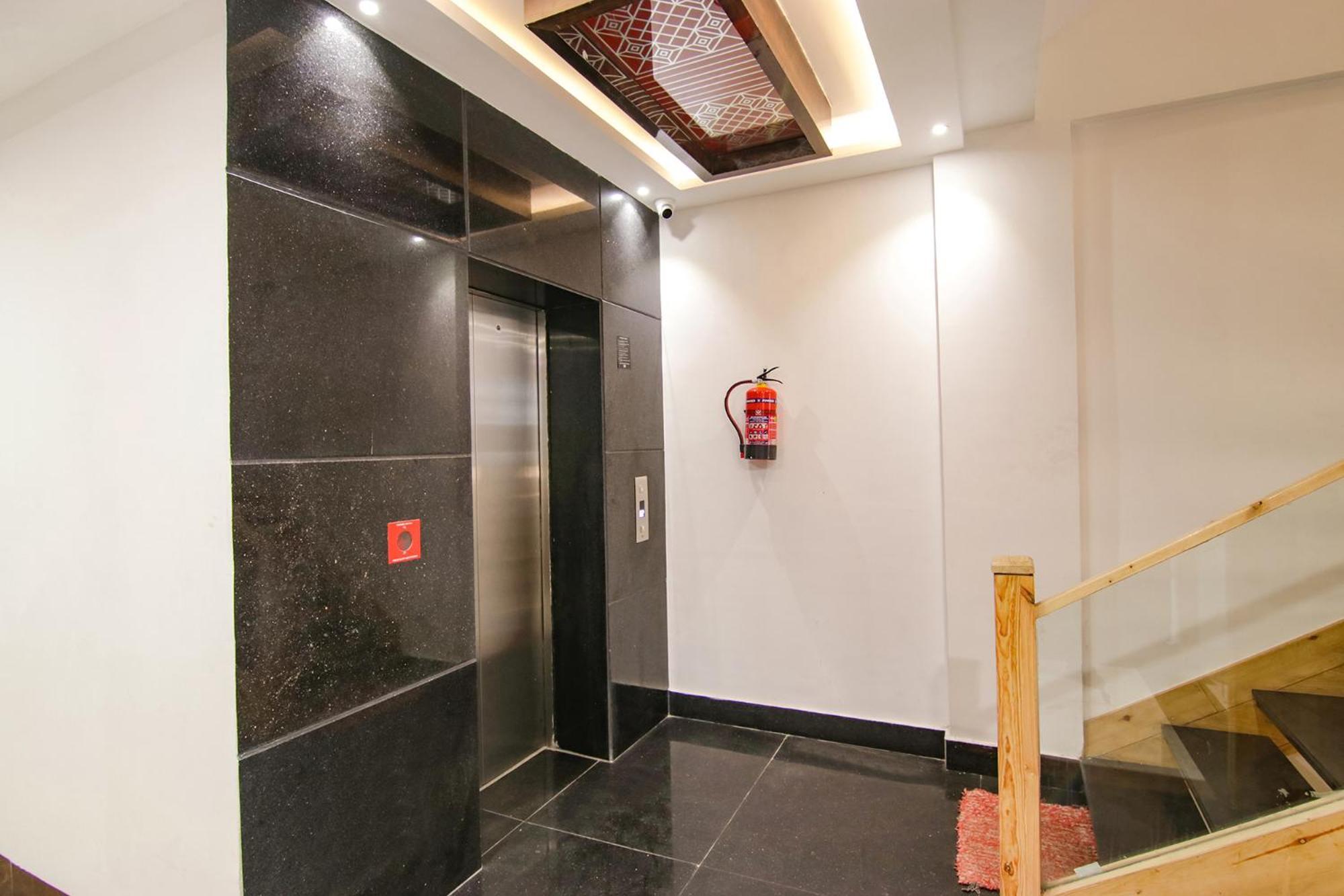 Fabhotel Prism Grand Zirakpur Kültér fotó