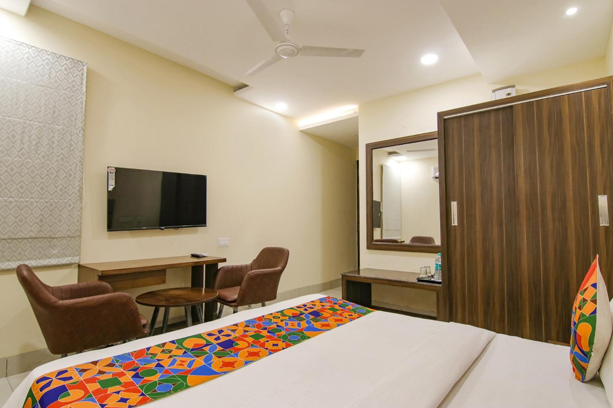 Fabhotel Prism Grand Zirakpur Kültér fotó