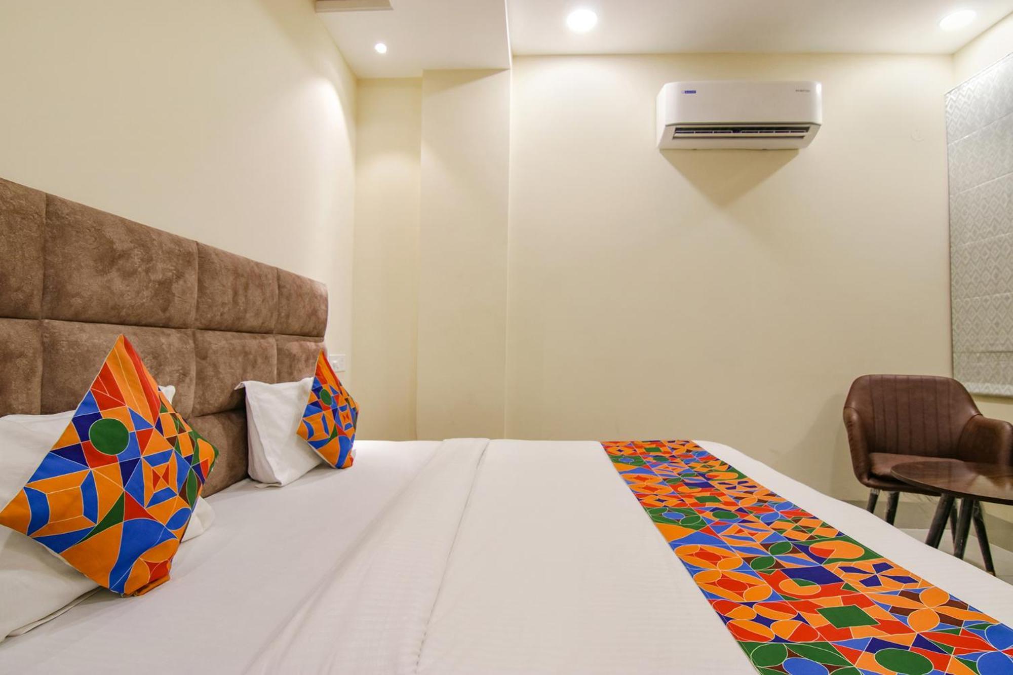 Fabhotel Prism Grand Zirakpur Kültér fotó