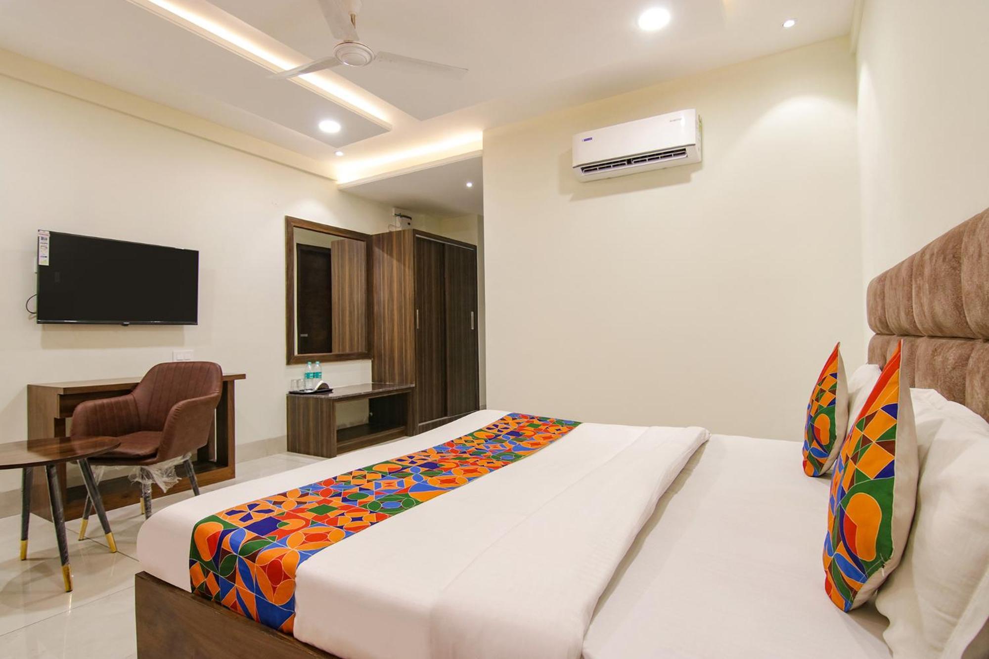 Fabhotel Prism Grand Zirakpur Kültér fotó